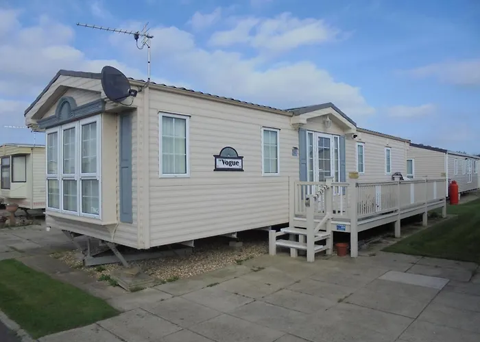 Golden Palm : Vogue 6 Berth, Central Heated, Enclosed Veranda