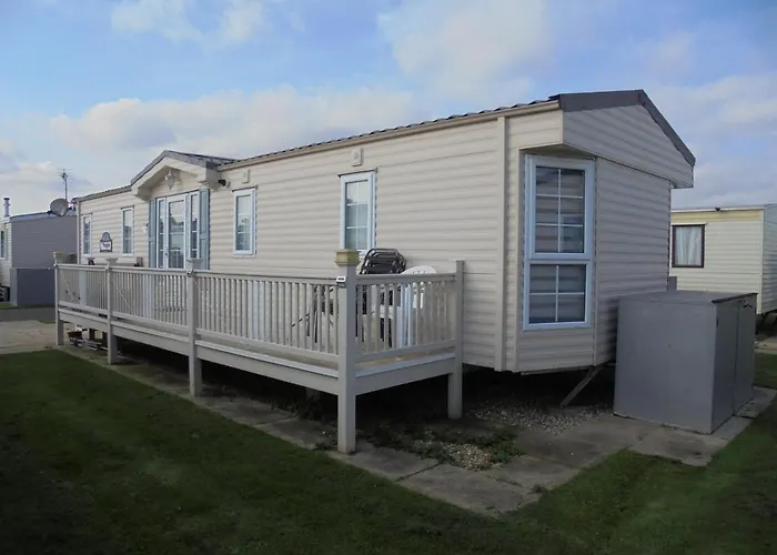 Golden Palm : Vogue 6 Berth, Central Heated, Enclosed Veranda