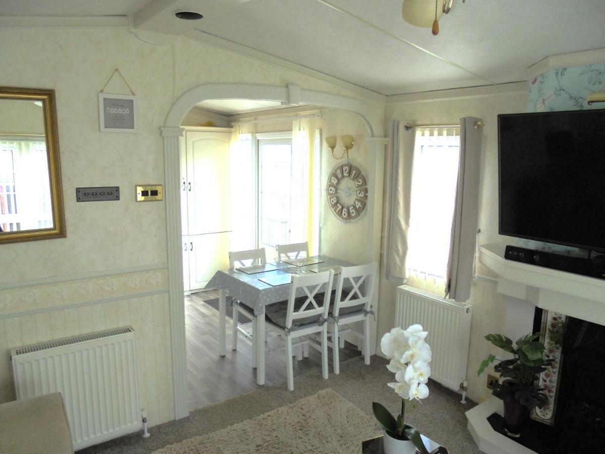 Golden Palm : Vogue 6 Berth, Heated, Enclosed Veranda Apartment