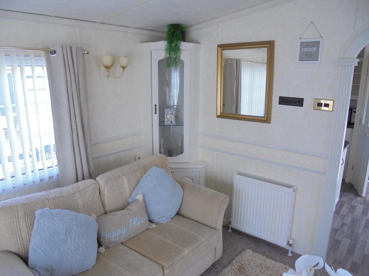 Golden Palm : Vogue 6 Berth, Heated, Enclosed Veranda Apartment *