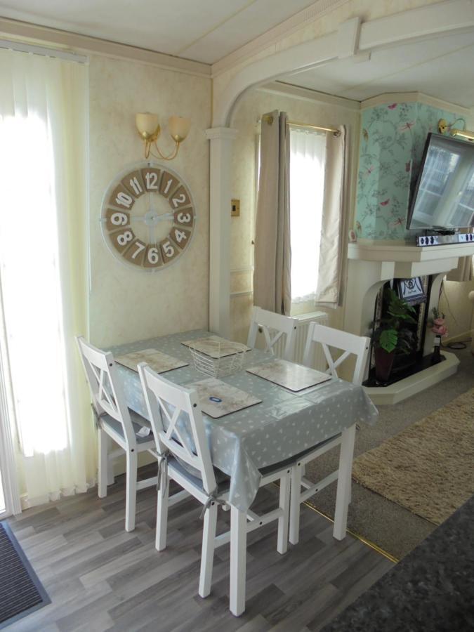 Apartment Golden Palm : Vogue 6 Berth, Heated, Enclosed Veranda Chapel Saint Leonards
