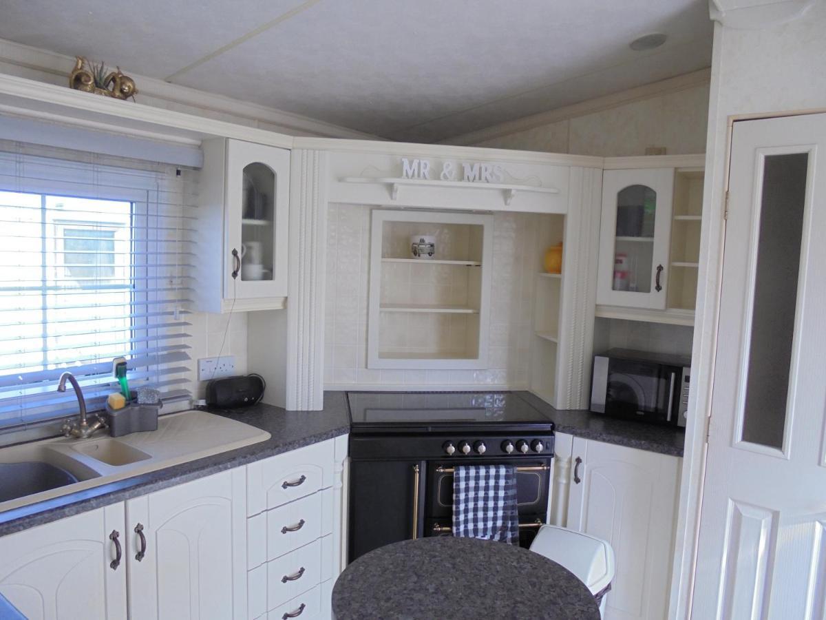 Apartment Golden Palm : Vogue 6 Berth, Heated, Enclosed Veranda