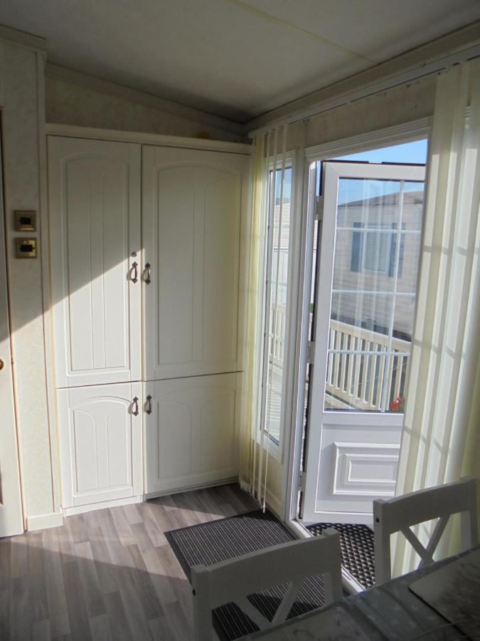 Apartment Golden Palm : Vogue 6 Berth, Heated, Enclosed Veranda